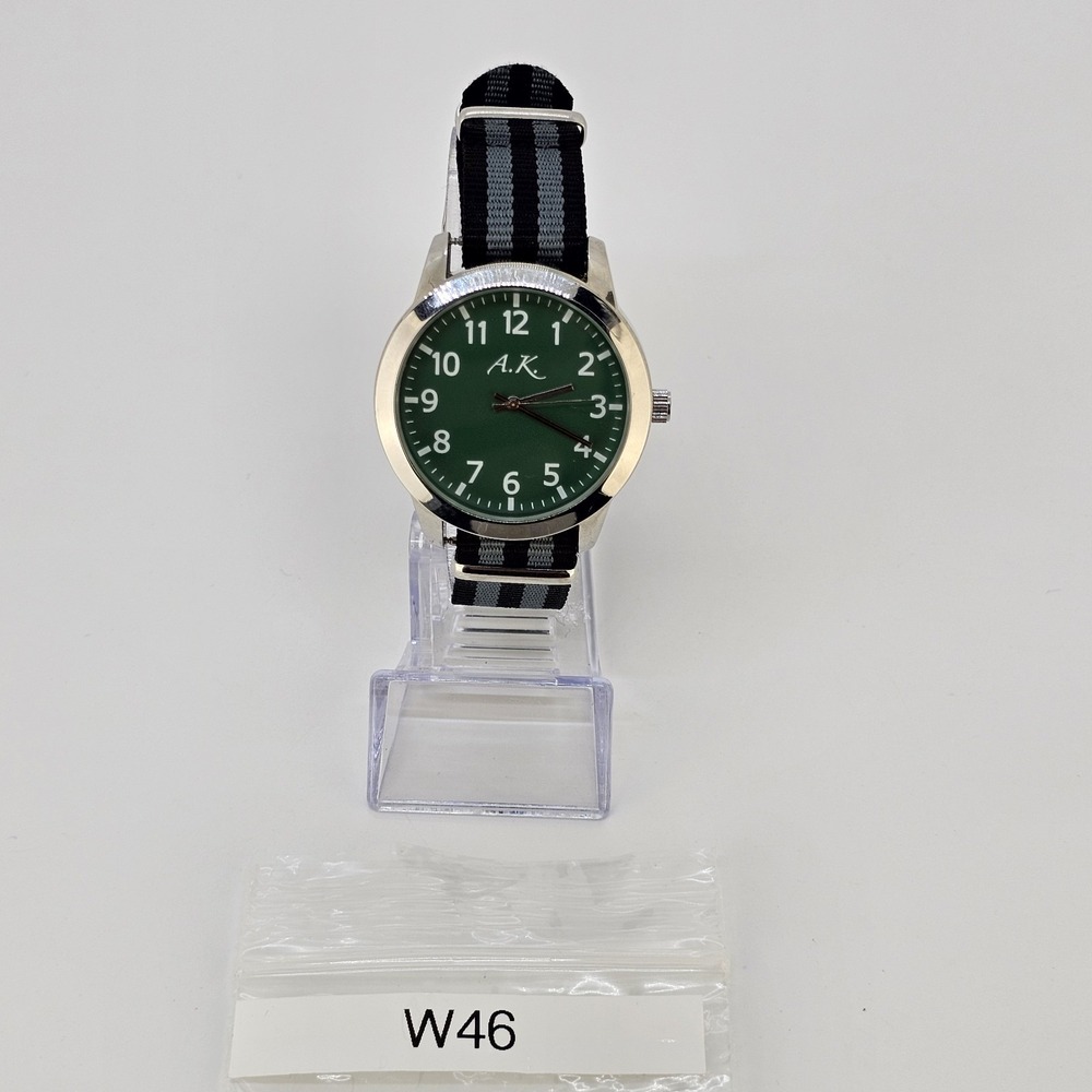 Men's Analog Watch 41MM Green Dial NEW Black Gray Canvas Band NEW Battery - Picture 12 of 12